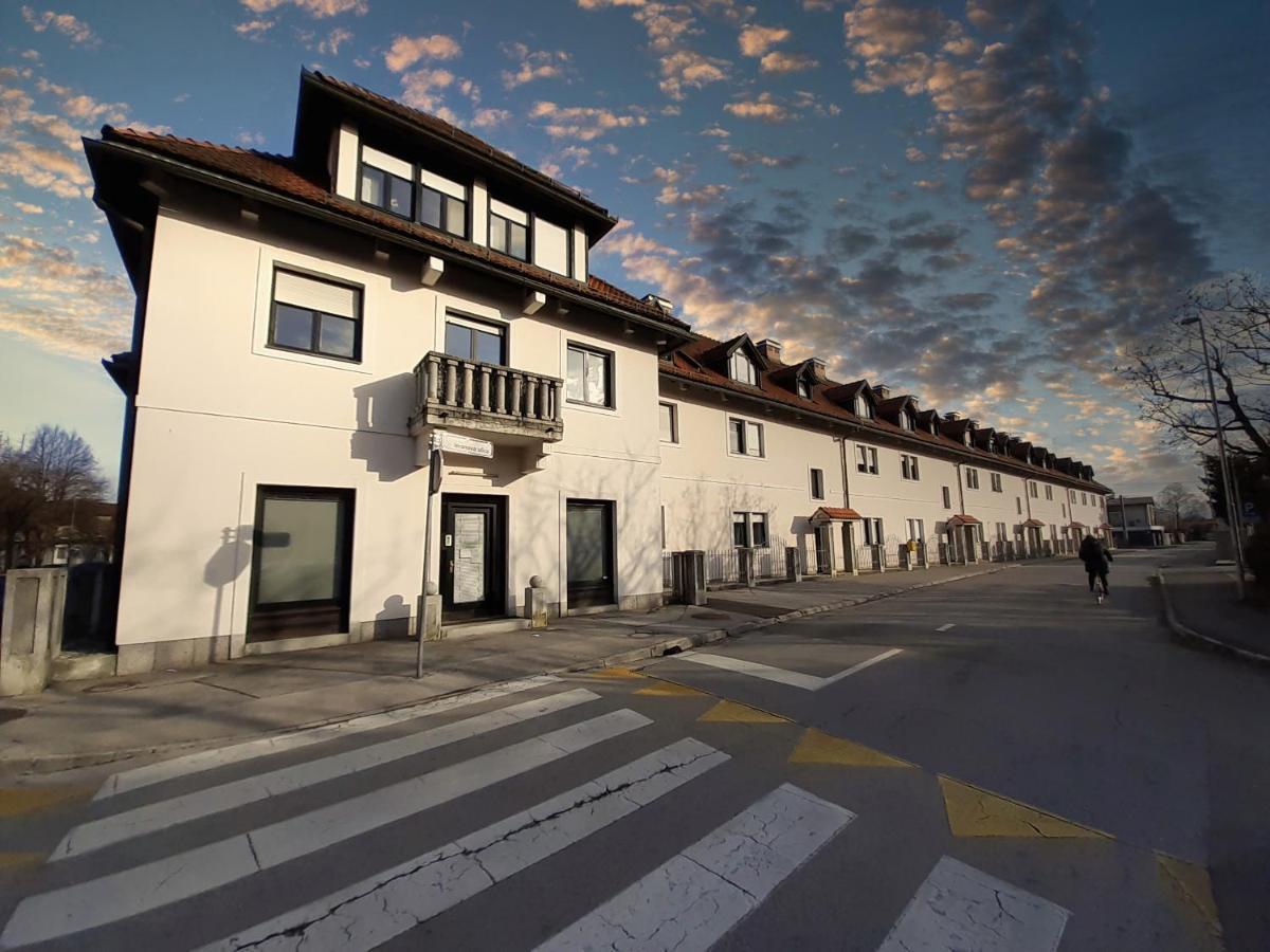Charming City Loft Apartment Ljubljana Bagian luar foto